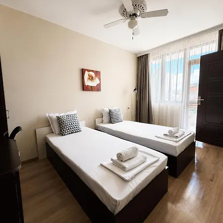 Pensionat Guestrooms Zoya 4*